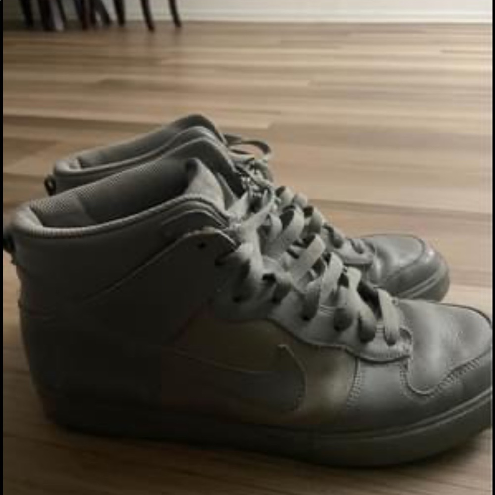 Nike shoes size 10